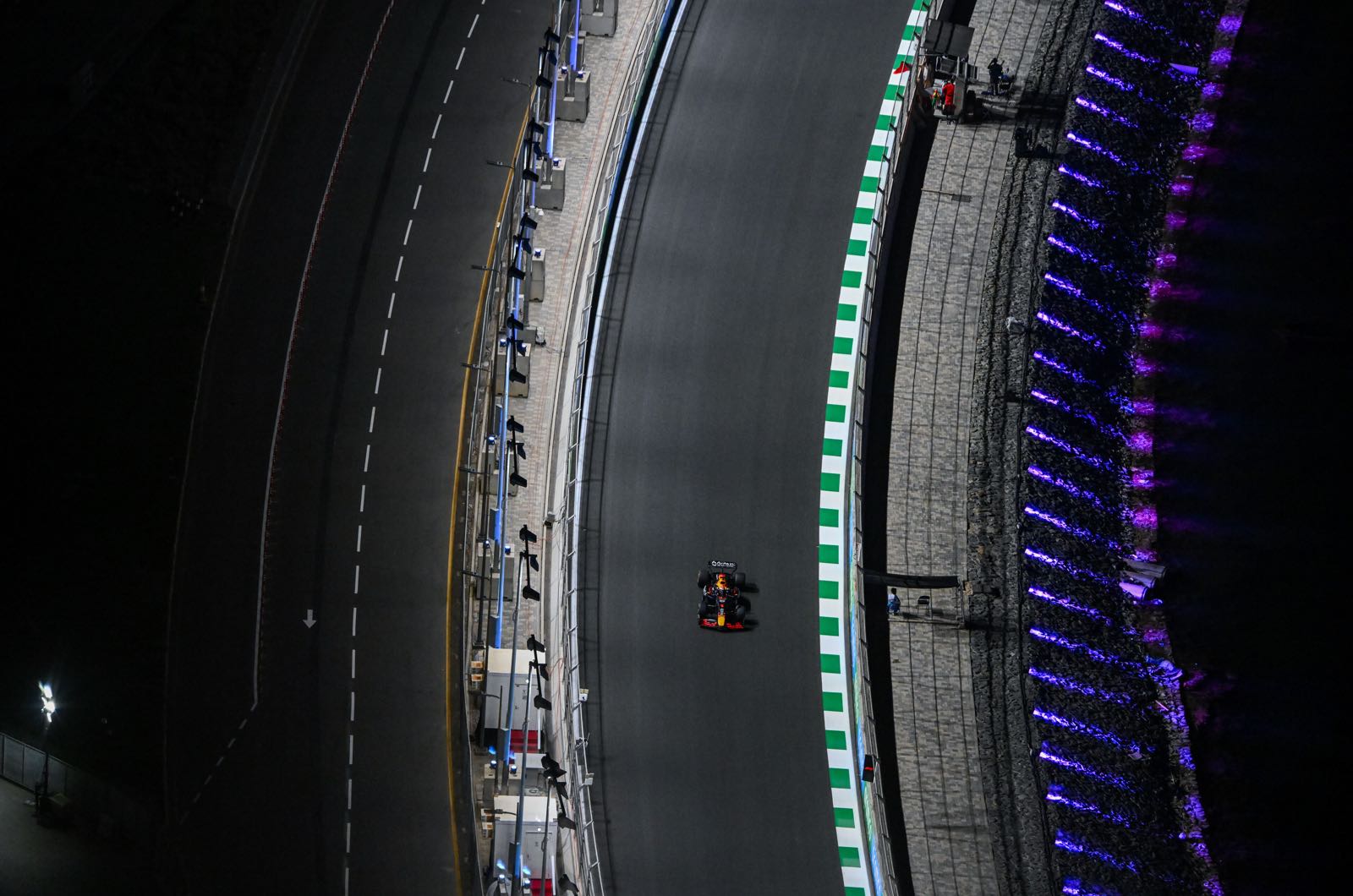 Qualifying Report - Verstappen seals pole as Norris crashes in Jeddah