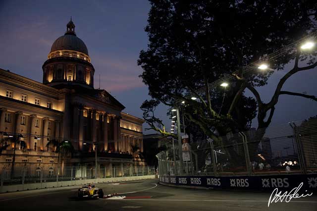 Piquets win libel action against Renault F1