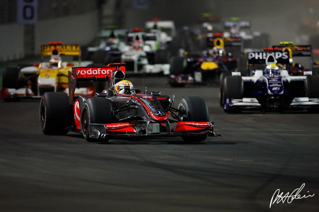 Singapore - mental challenge of Monaco, physical challenge of Sepang