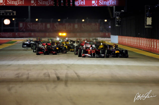 Race Report - Alonso closes in