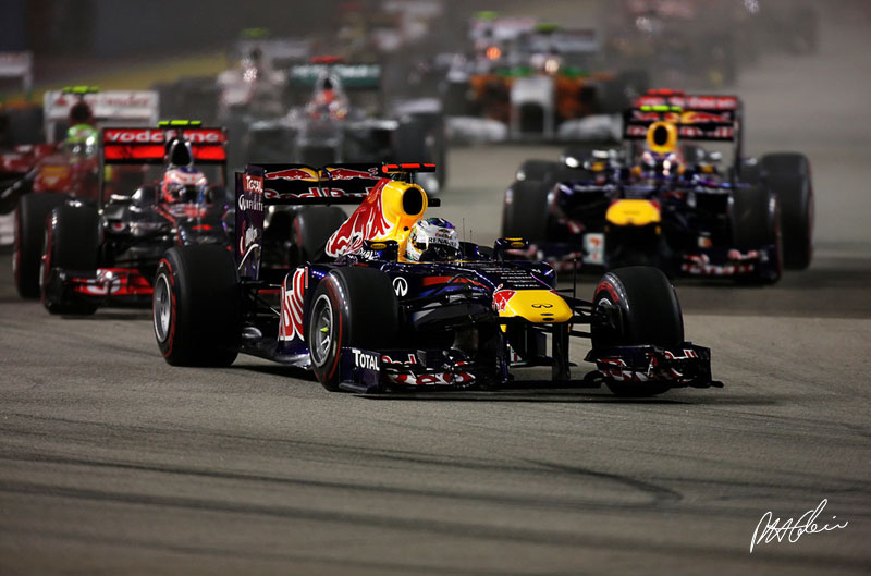 Race Notes - Vettel cruises to Singapore Grand Prix win