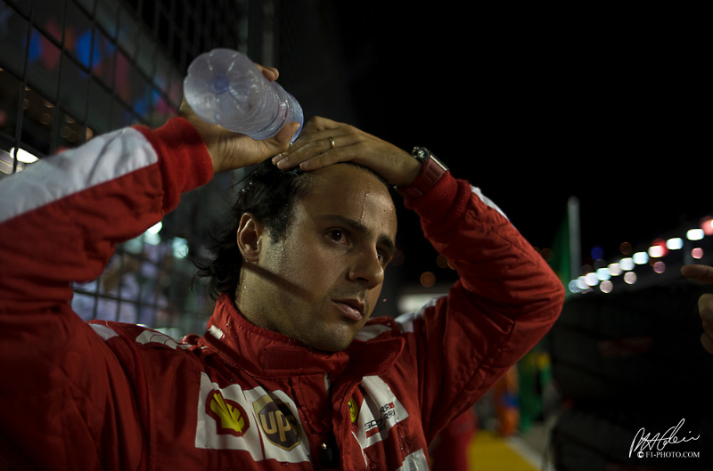Massa says Alonso doesn't need his help for title charge
