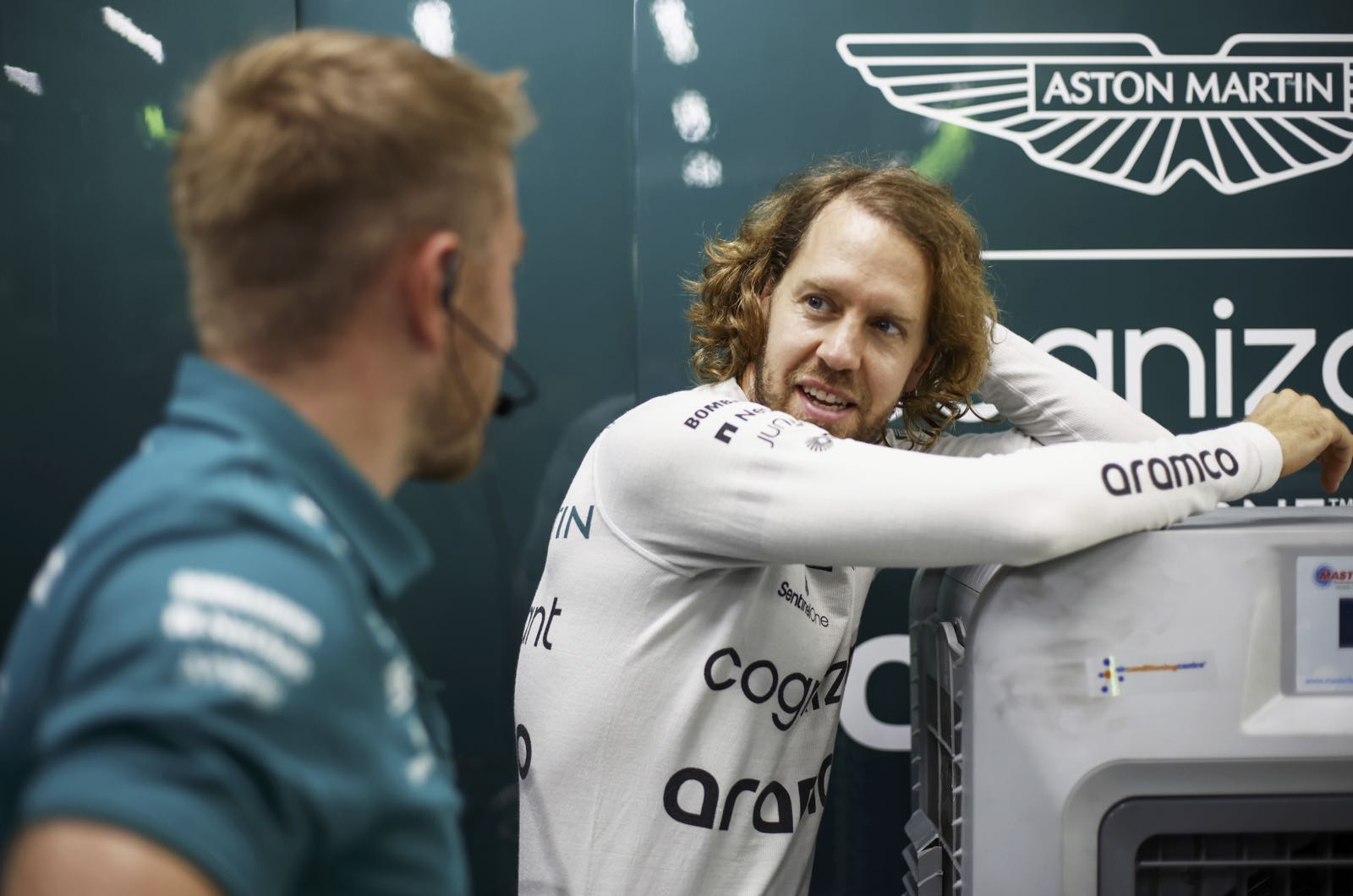 Red Bull should not sign Vettel to replace Marko
