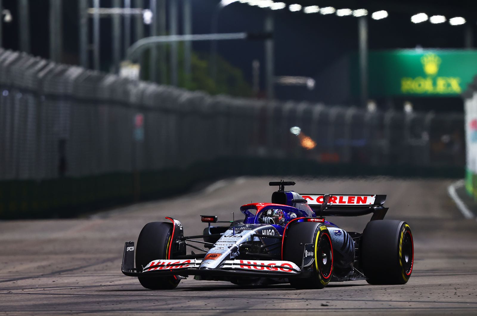 RB boss hints Ricciardo situation unfair in Singapore