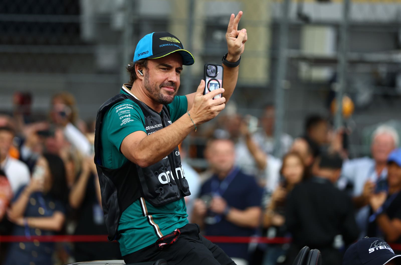 Alonso and Sainz renew criticism of F1 TV coverage