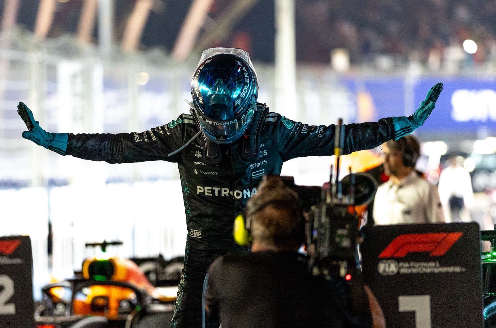 Sainz watching Mercedes seat as Russell deal confirmed
