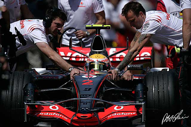 Practice 1 Report - Lewis shows Fernando the way