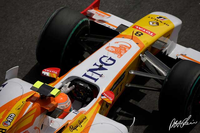 Renault to follow Ferrari