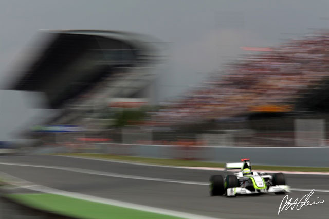 Race Report - Button does it again