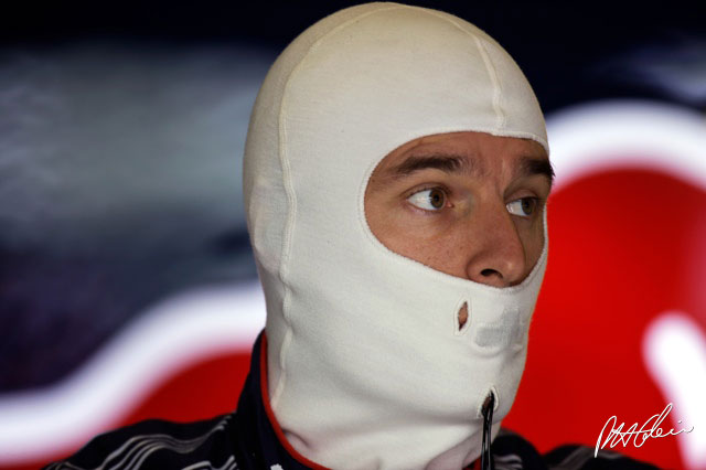 Webber tops first day of final Barcelona test