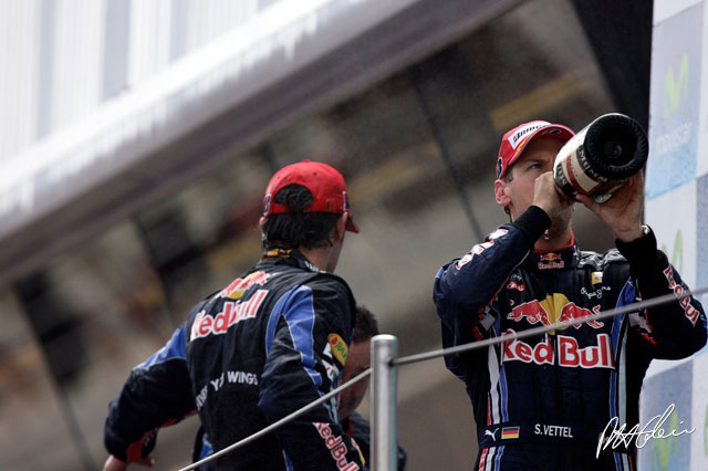 Horner denies Red Bull favour Vettel