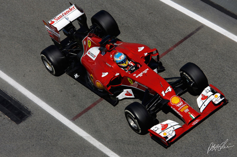 Alonso hints at souring relationship with Ferrari
