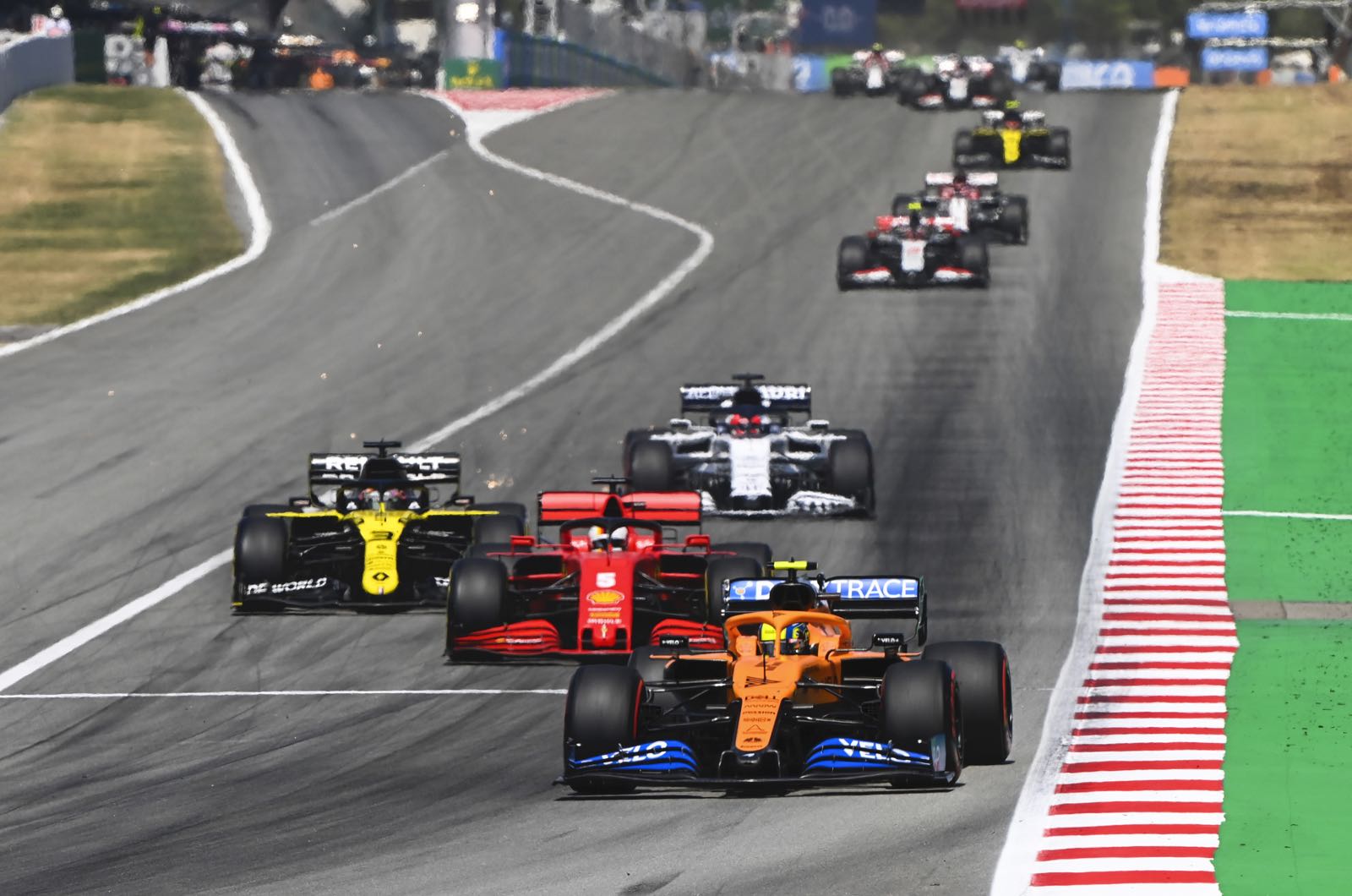 Barcelona not a boring race says Albers