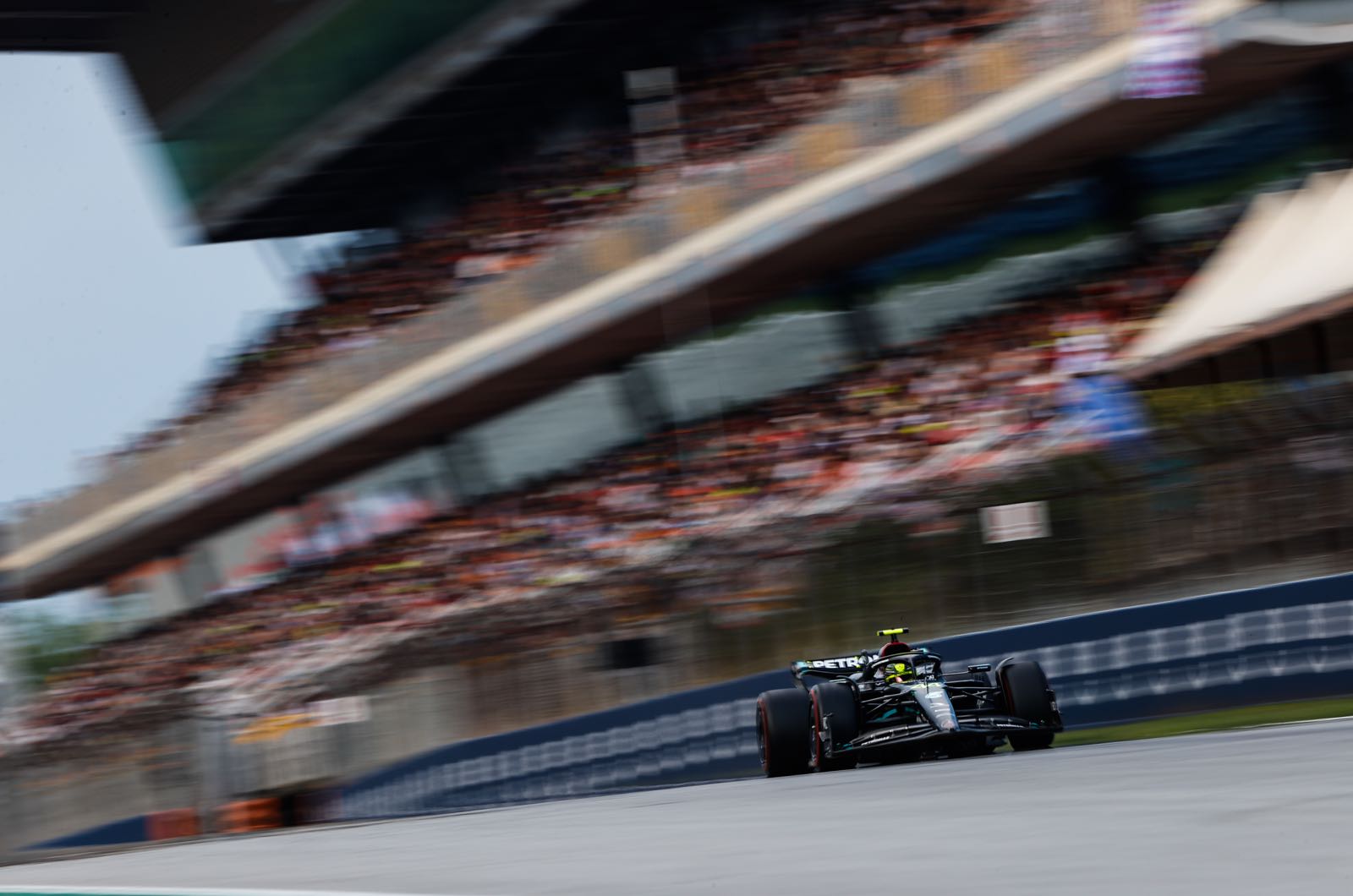 Wolff trying to sign Hamilton before Canada GP