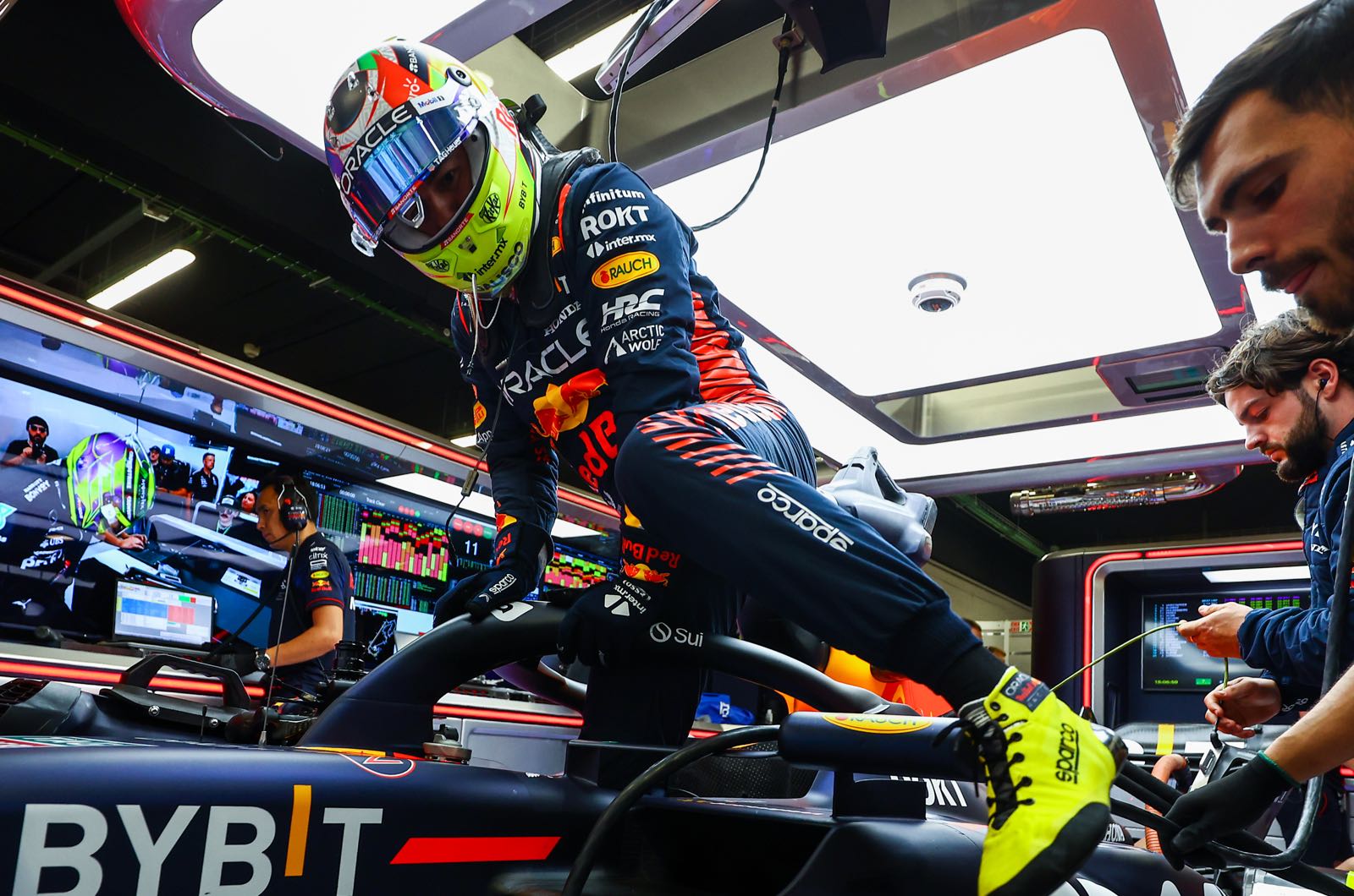 Prost hits out at Perez's counterproductive father