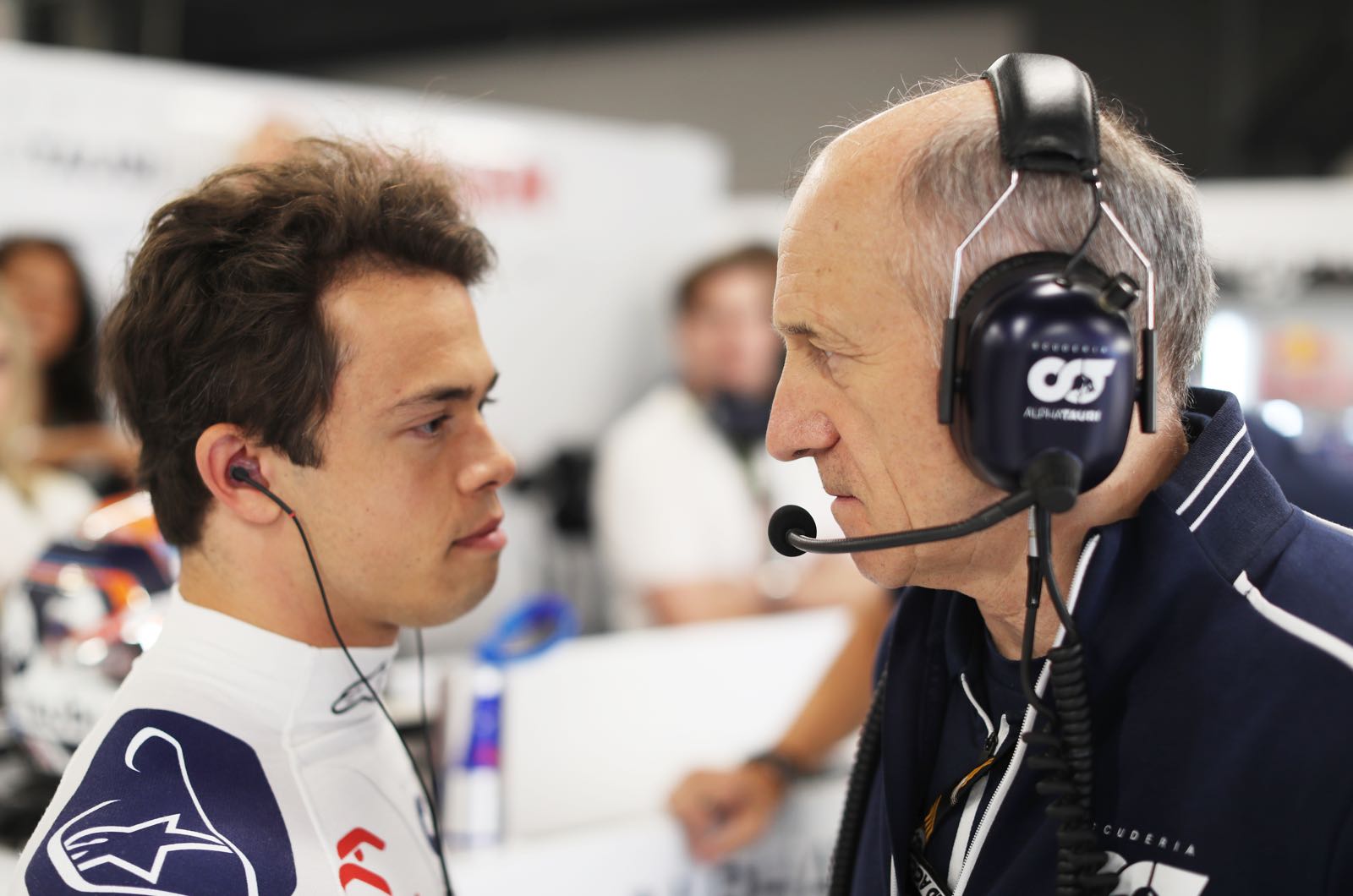 Vandoorne tips de Vries to bounce back
