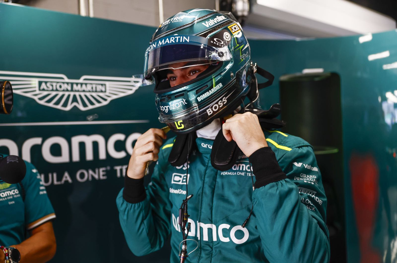 Stroll to continue with Aston Martin