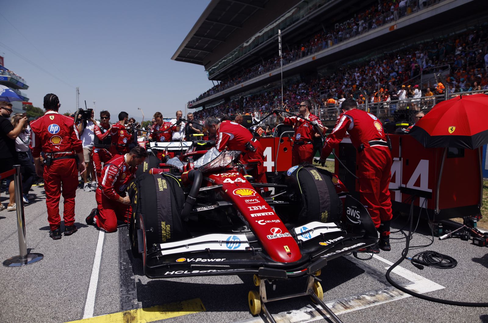 Ferrari eyes super boss to oversee Vasseur