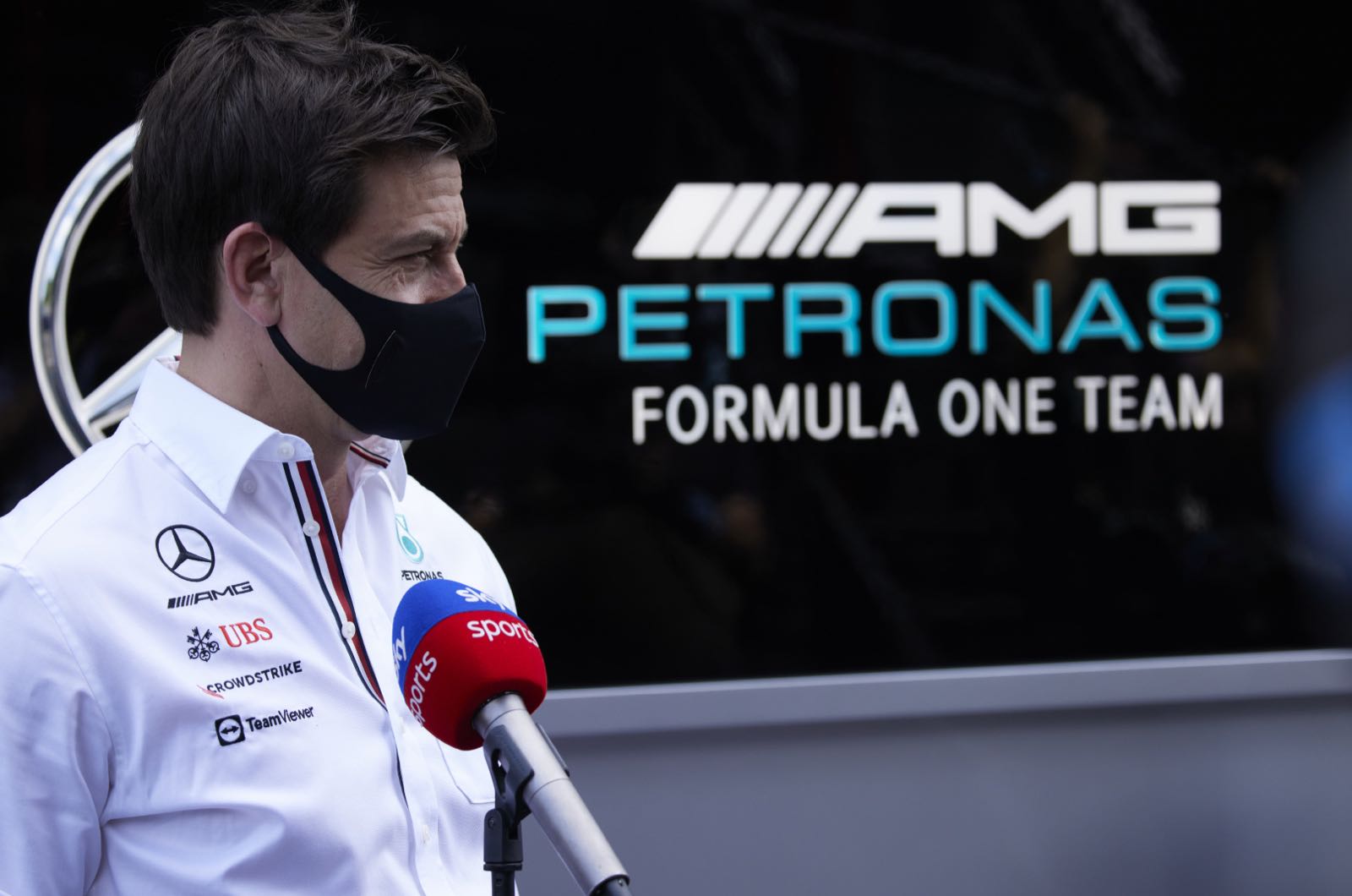 Hamilton not confirming Wolff retirement talks