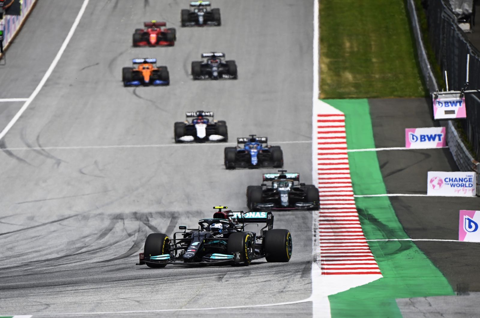 Mercedes not coping with unusual situation says Marko