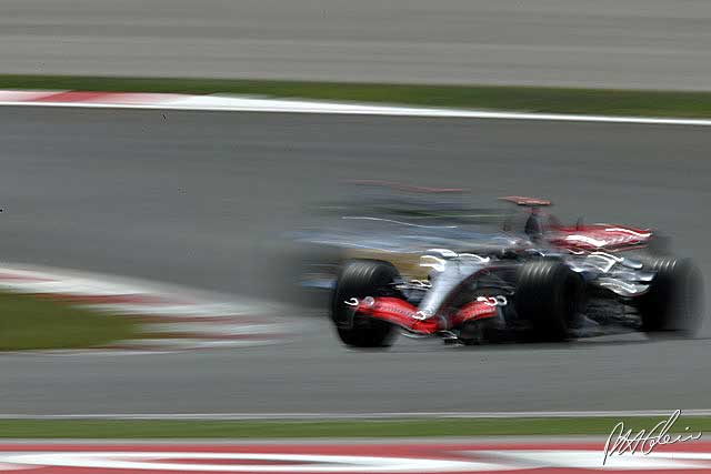 Hamilton demands the attention of F1 teams