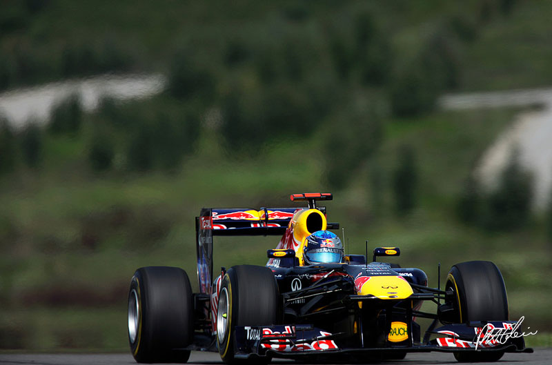Race Report - Vettel wins Istanbul but Alonso takes fight to Red Bull