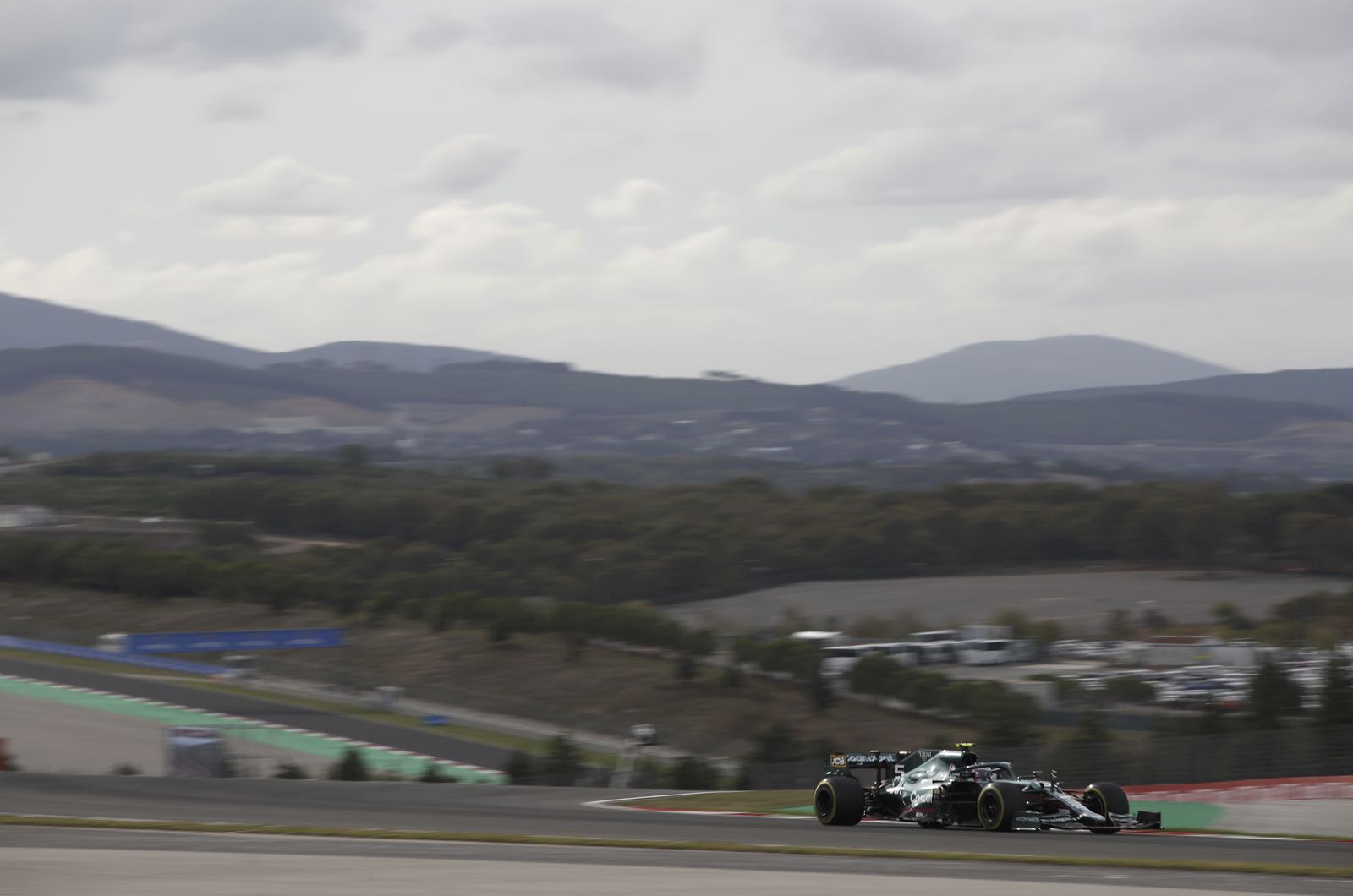 Vettel admits to making mistakes in F1 midfield