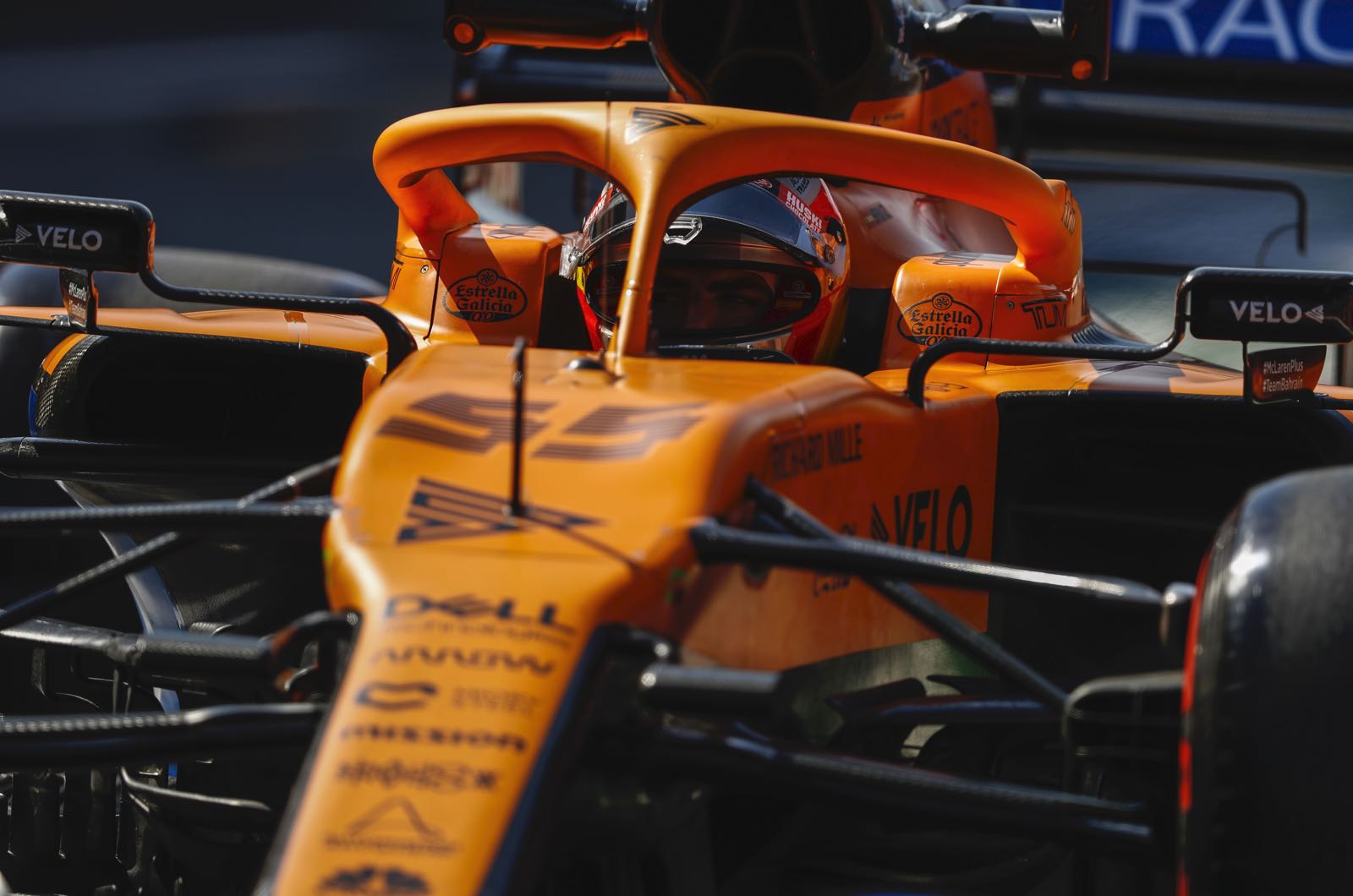 No early Ferrari move for Sainz says Brown