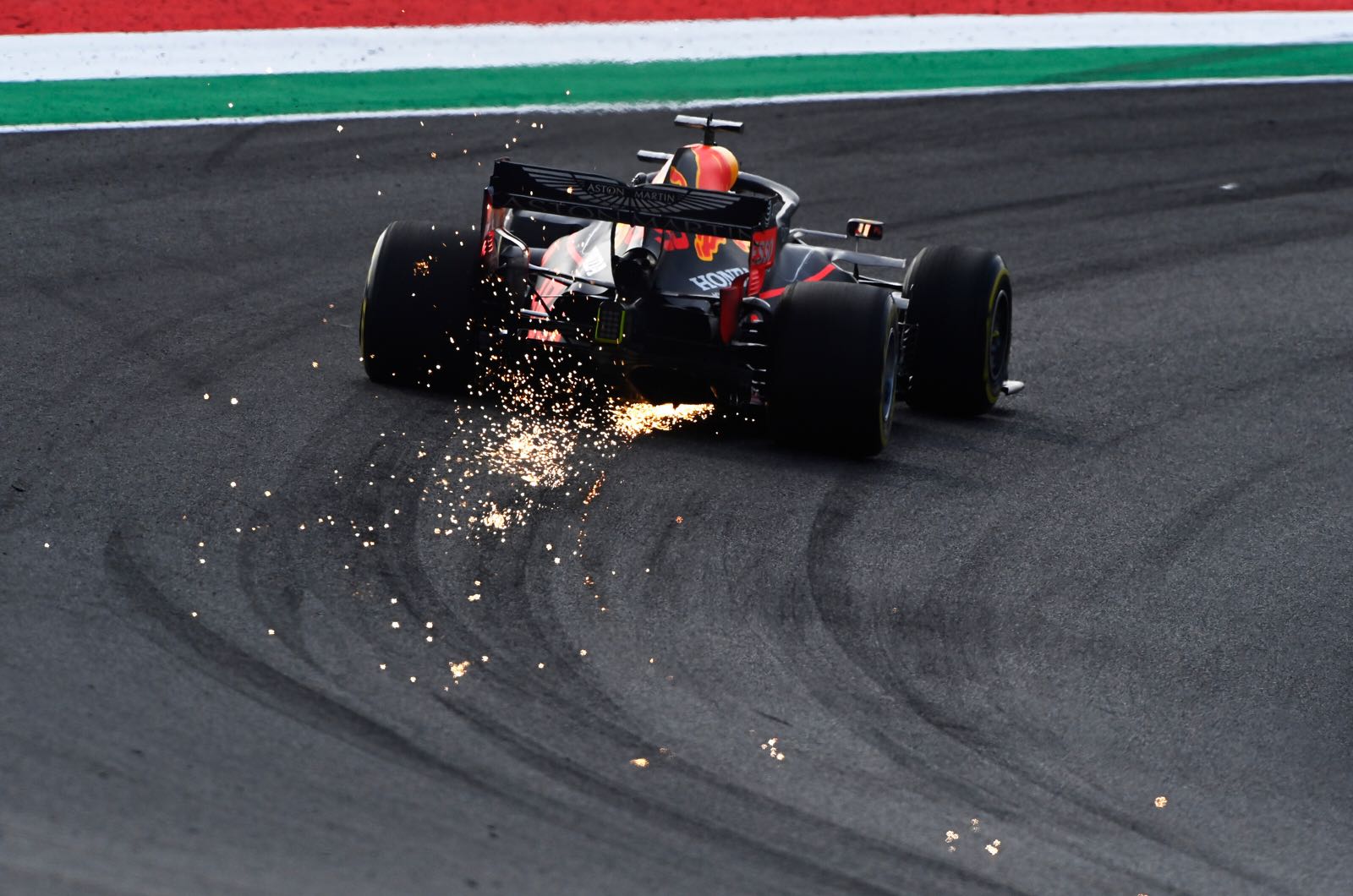 Red Bull must give Verstappen competitive engine