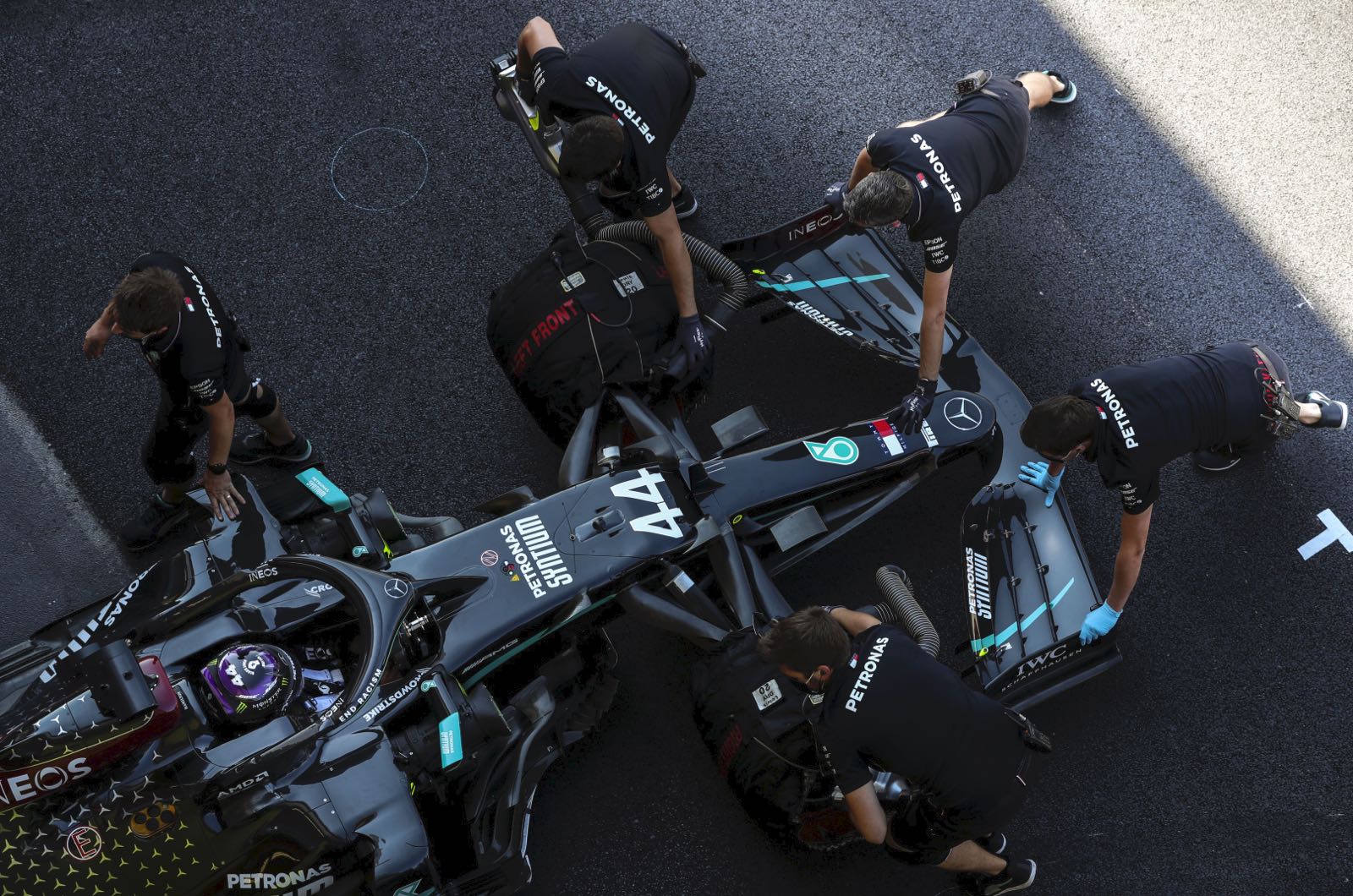 Daimler denies Mercedes team rumours
