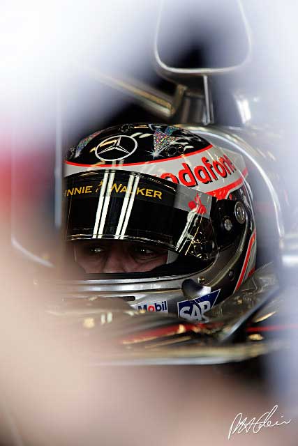 Practice 2 Report - Alonso stays top but Hamilton closes in