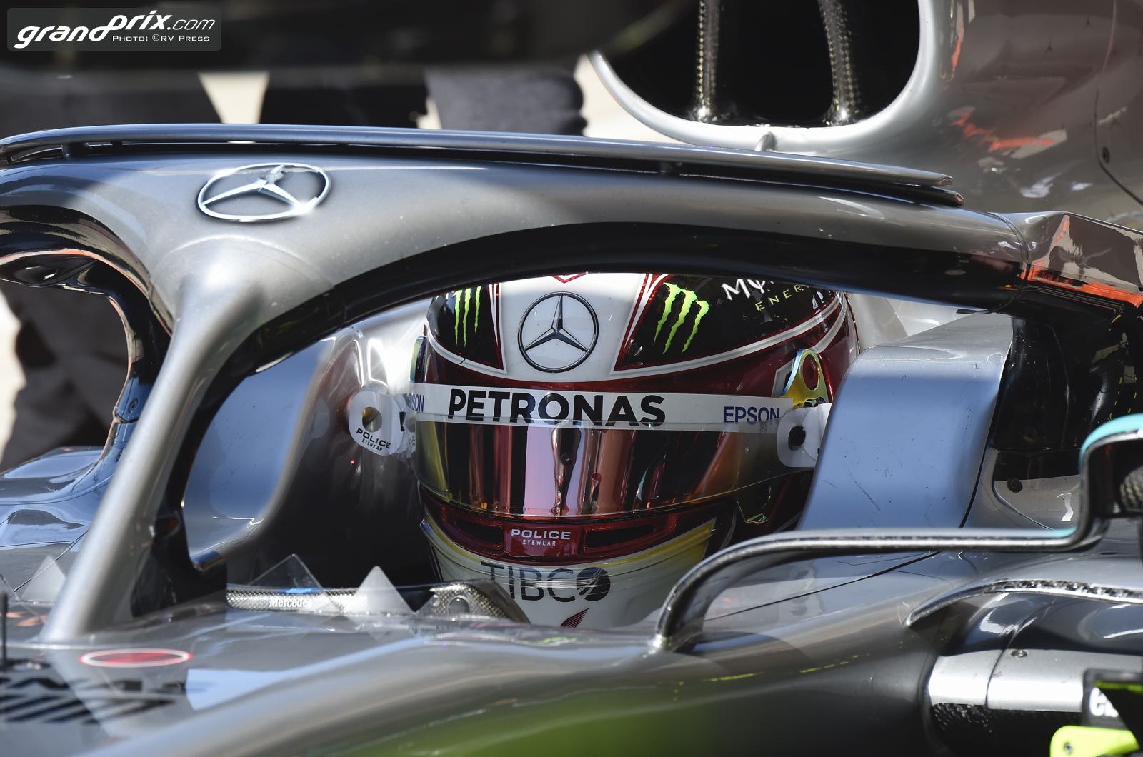 Hamilton thinking about Ferrari move says Villeneuve
