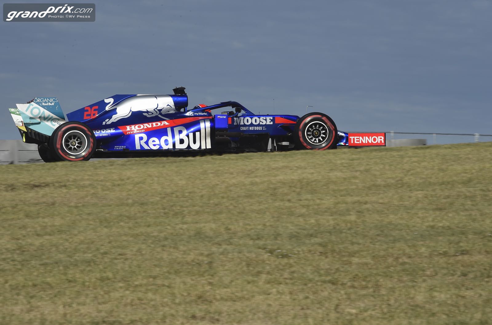 Kvyat says F1 helmet colour rule unnecessary