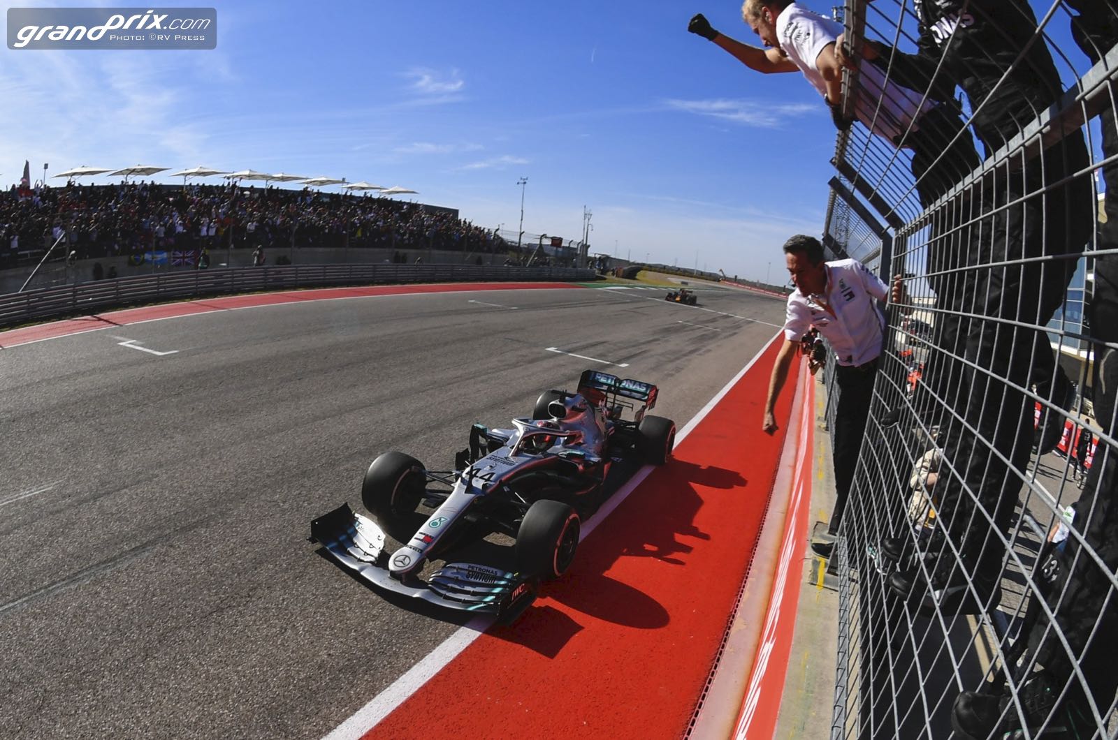 Webber tips Hamilton to pip young rivals in 2020