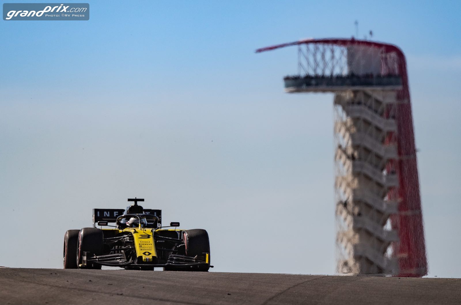Renault plays down F1 quit rumours