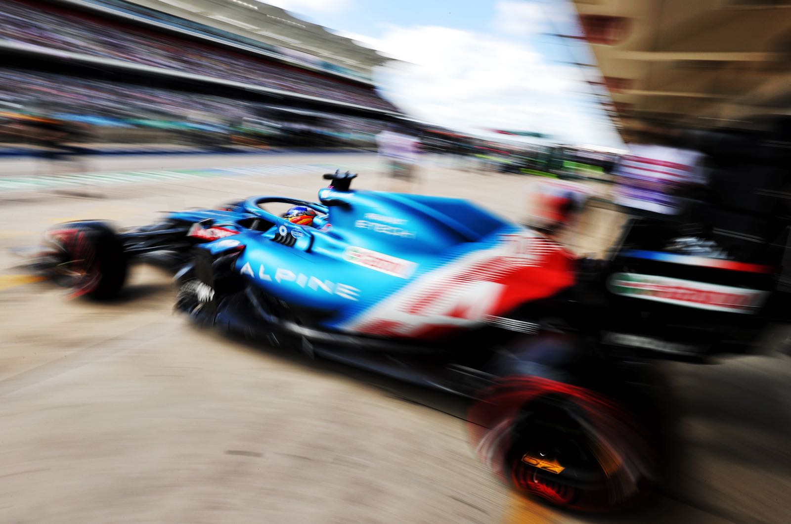 Teams to present F1 cars to media on Fridays