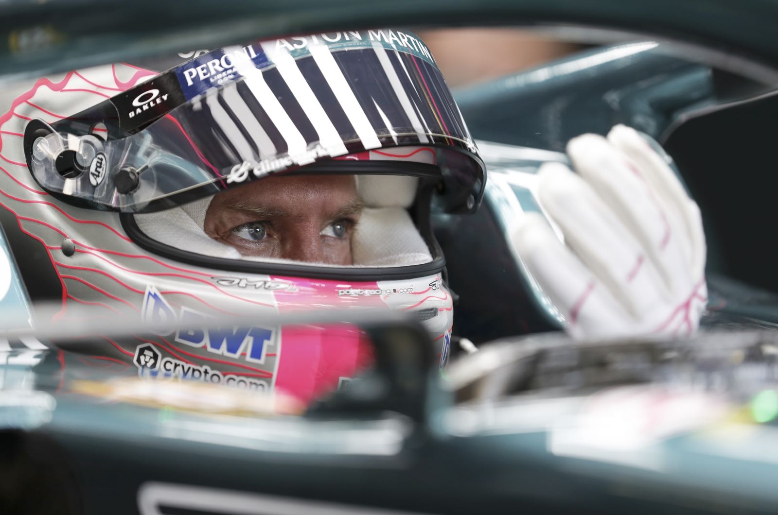 Vettel fends off F1 retirement talk
