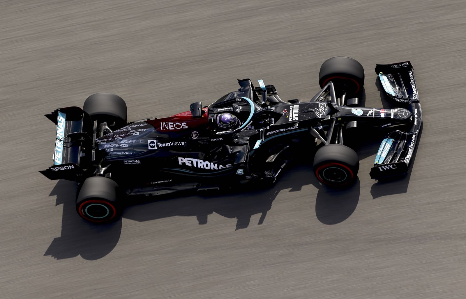 Wolff denies Mercedes to sign new title sponsor