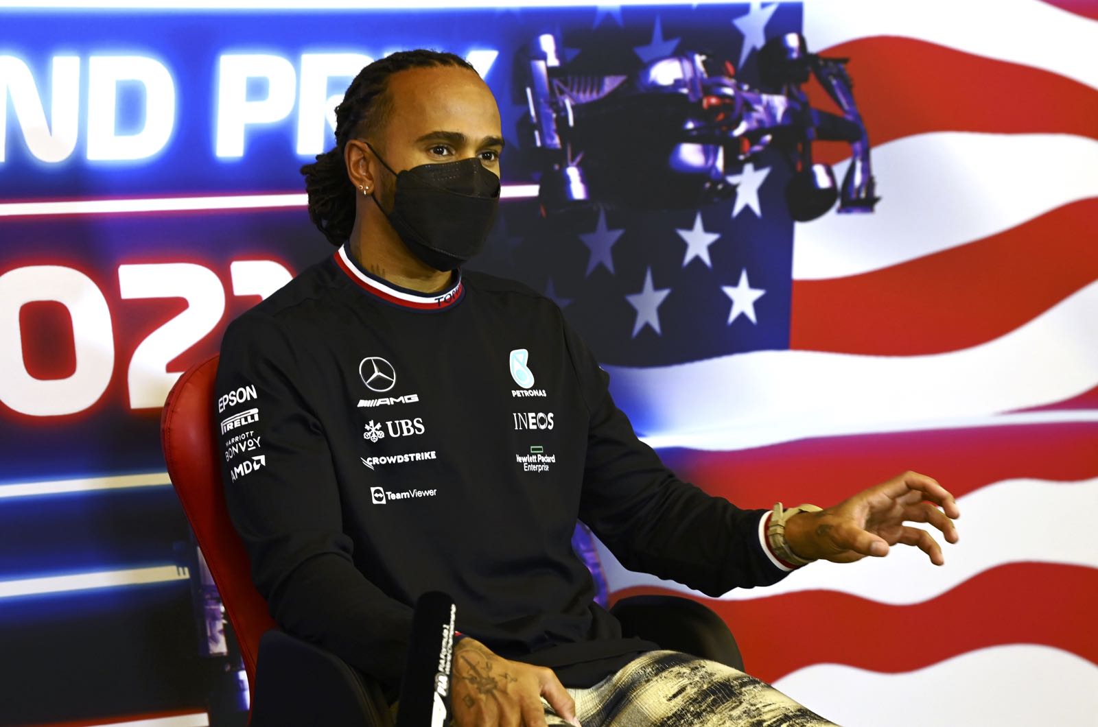 Hamilton in trouble after title loss says Sainz