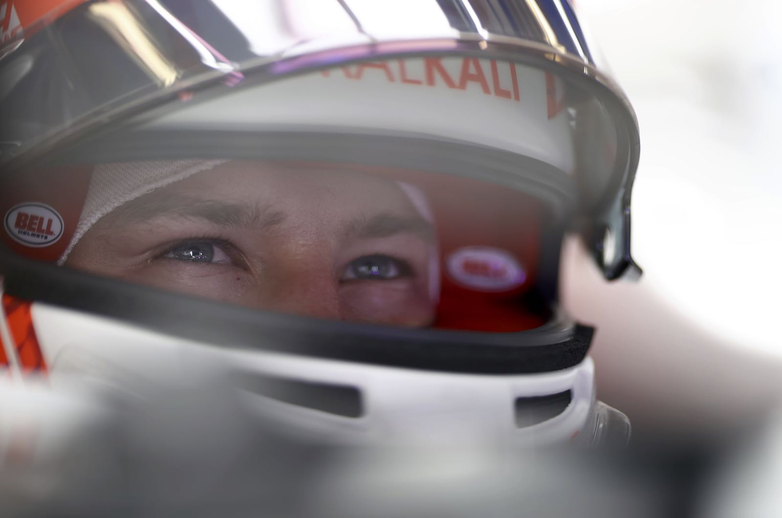 FIA extends restrictions on Russian drivers