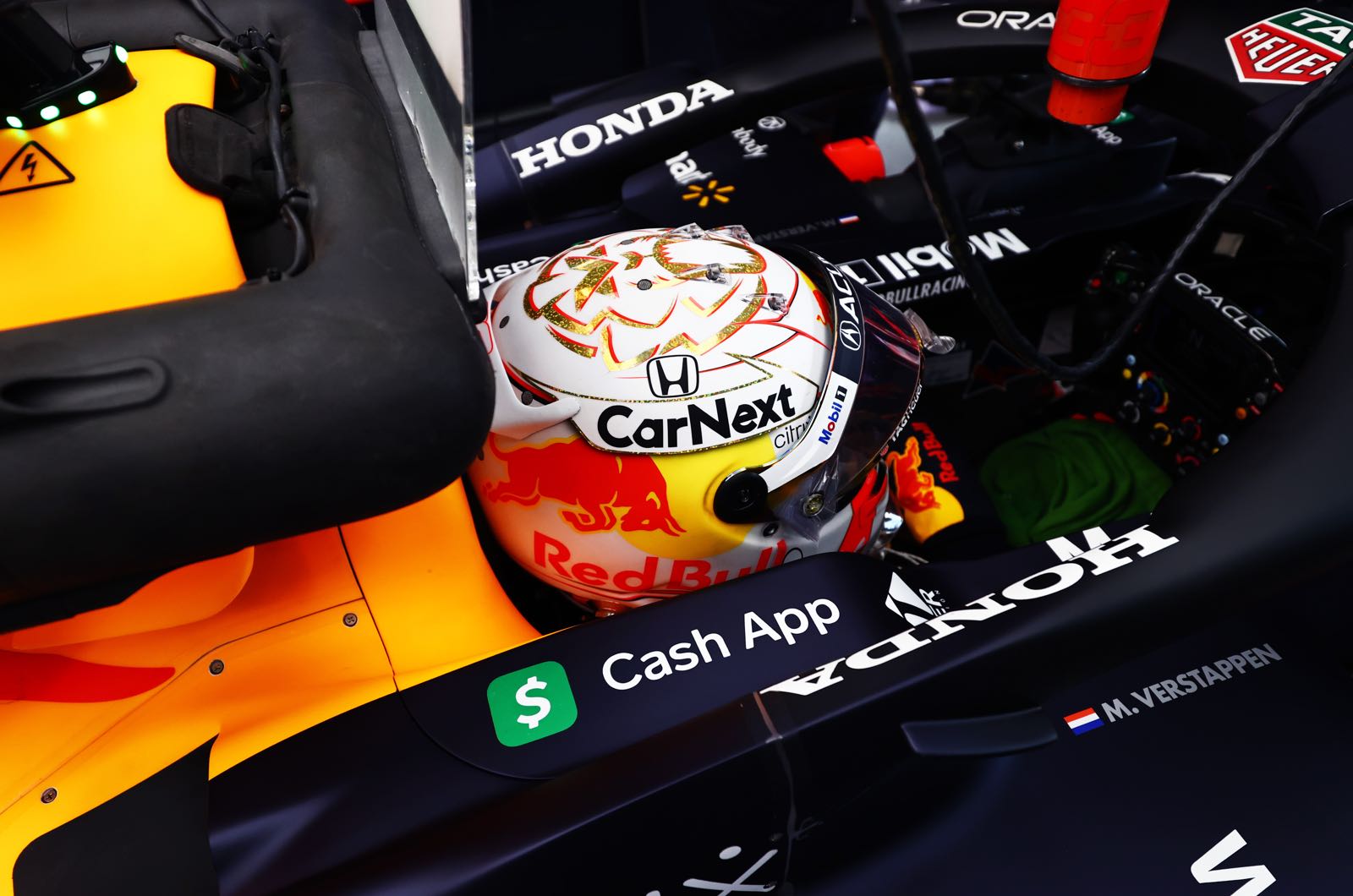 Father says Verstappen may never leave Red Bull