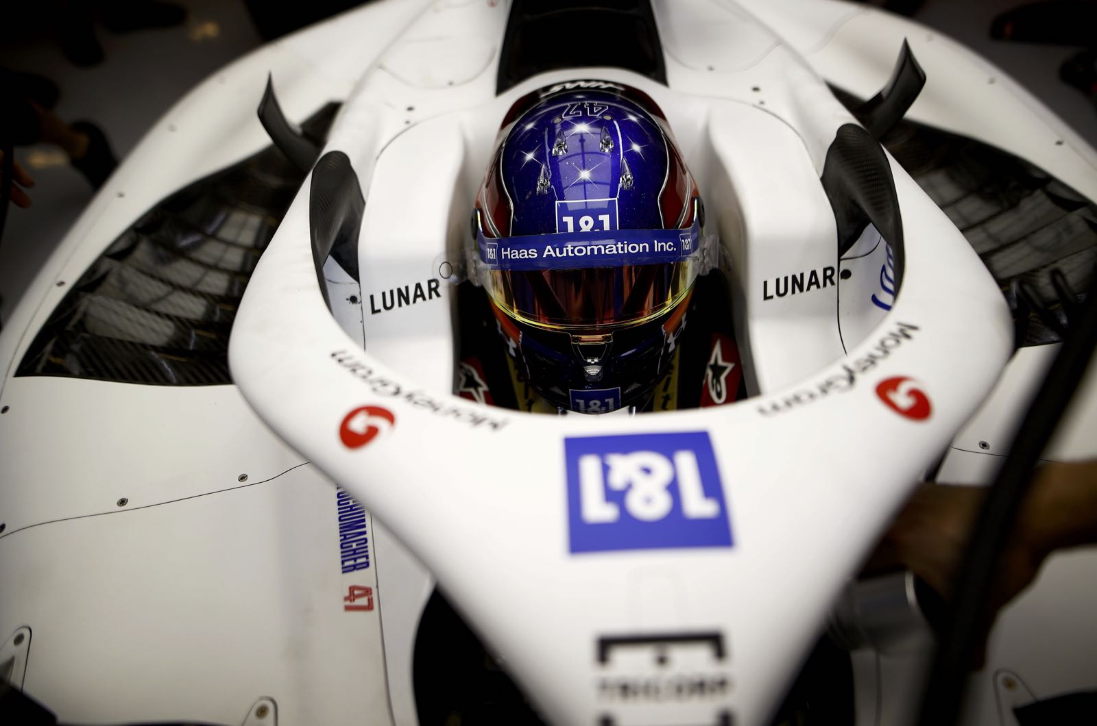 Haas sets deadline for Schumacher decision