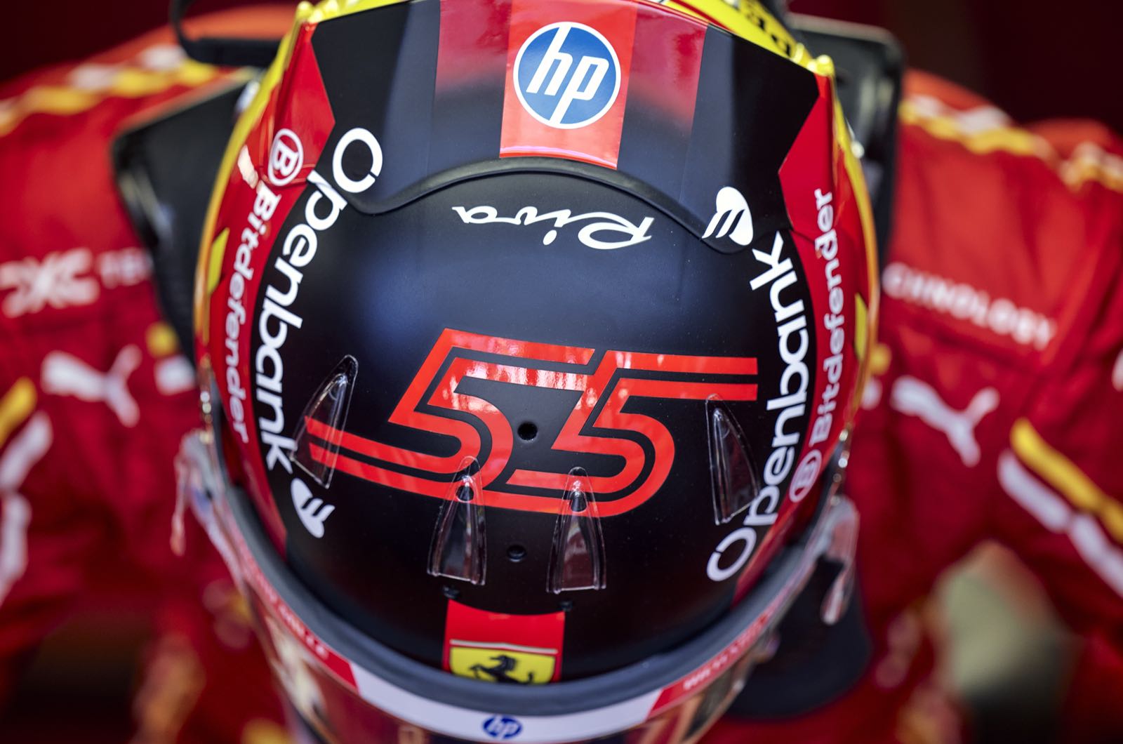 Friday Report - Sainz shows Ferrari competitive