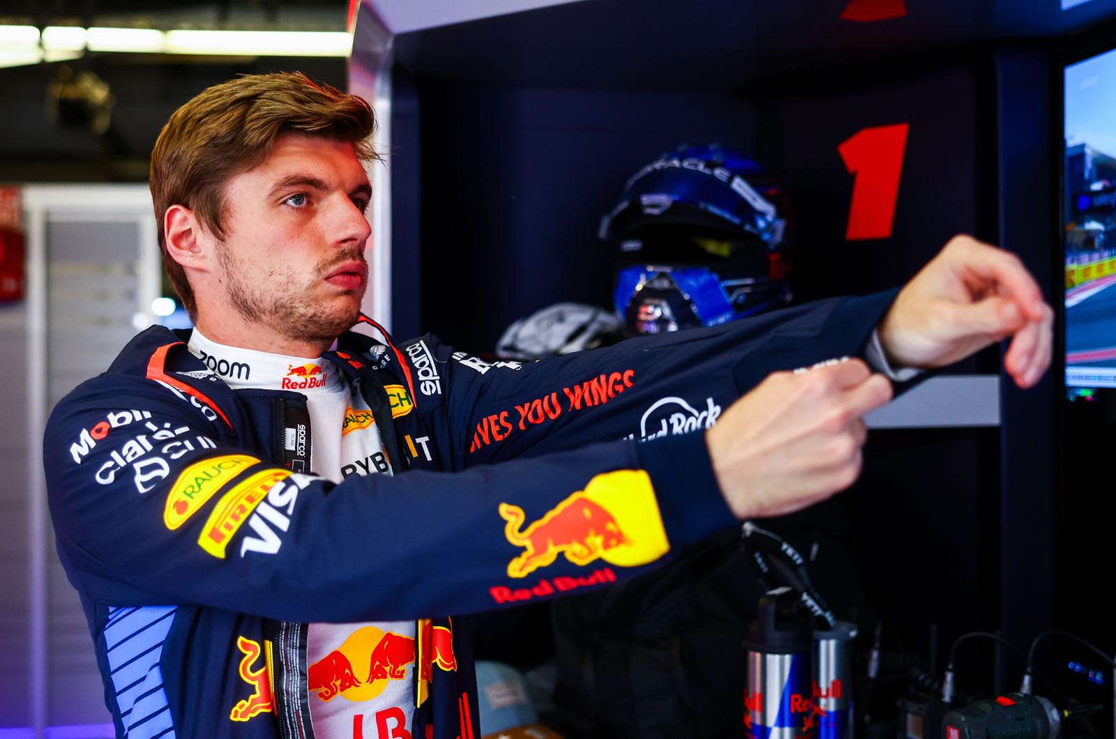 Verstappen not promising to attend FIA award gala