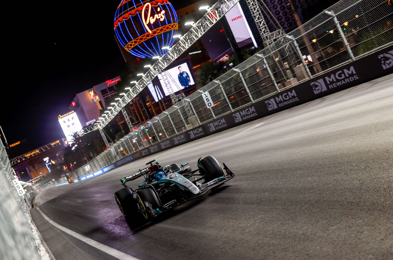 Qualifying Report - Russell secures Pole for Las Vegas GP