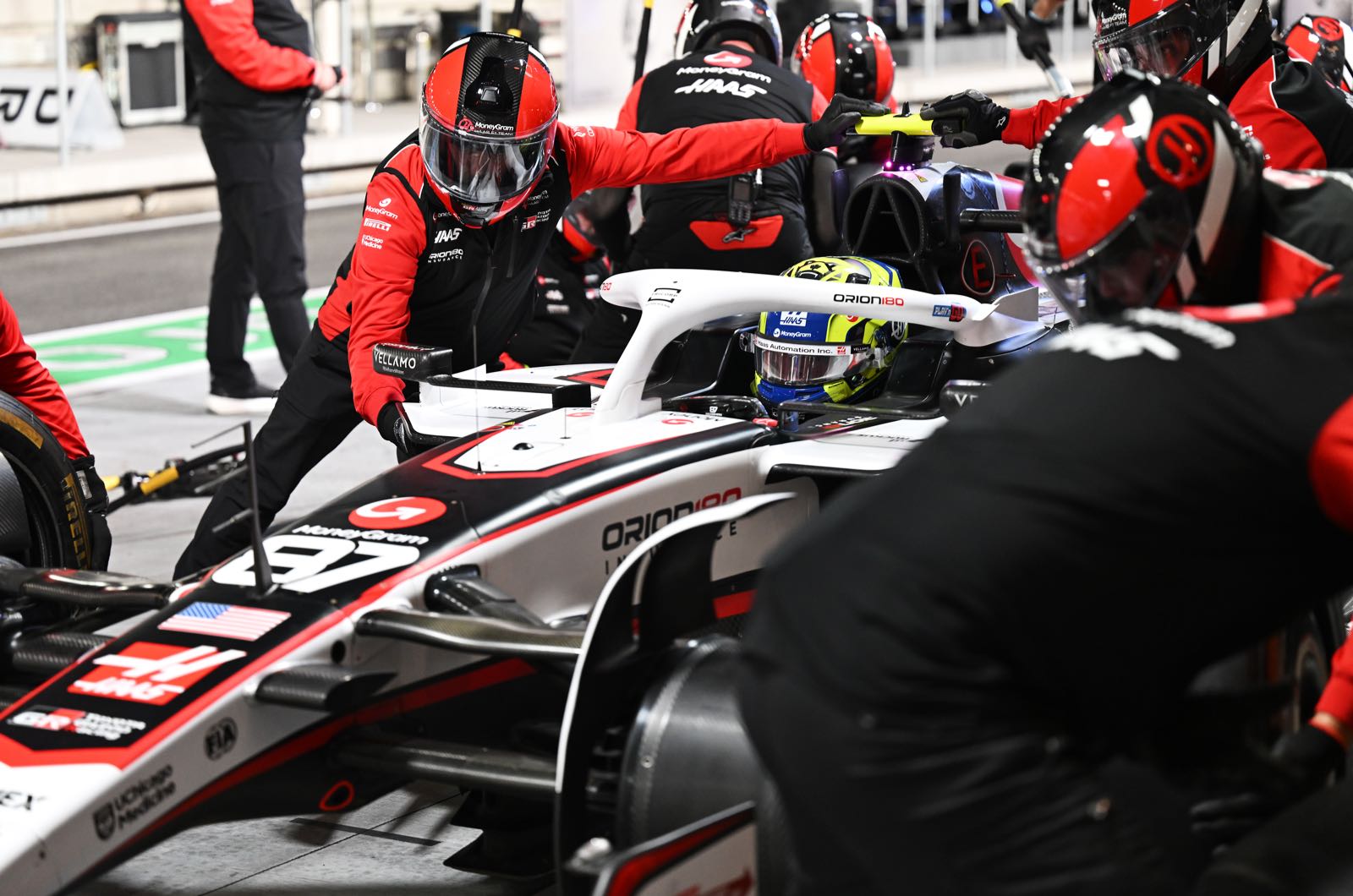 Bearman slams Vegas track as Verstappen dodges headlines